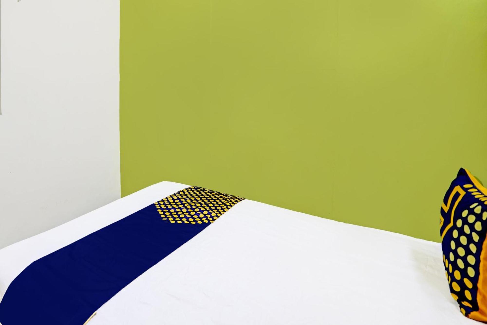 SPOT ON 91716 Kost Yy Syariah Hotel Mojokerto Bagian luar foto